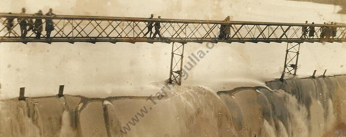 Laanecoorie Weir in Flood