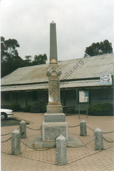 1914-18 War Memorial Newbridge 2