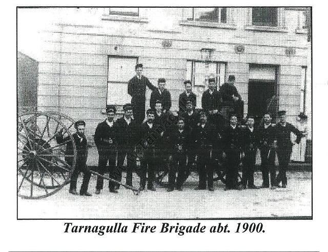 Tarnagulla Fire Brigade outside the Borough Council Chambers.
From the Mary Dridan Collection