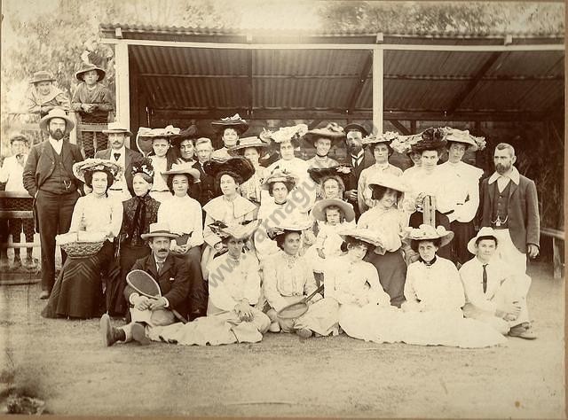 Tarnagulla Tennis Group at the courts adjoining Victoria Park.
Caption next image.
From the Win and Les Williams Collection.