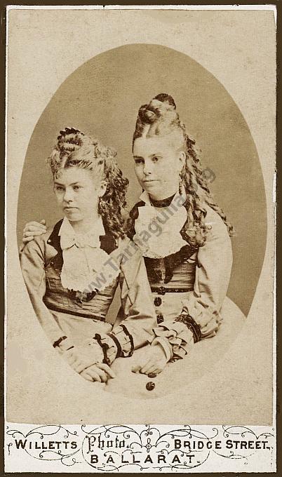 Mary Ann (Polly) [L] & Emma Maria Williams [R]. Dtrs of Thomas Lemuel & Mary (nee Mason) WIlliamsa