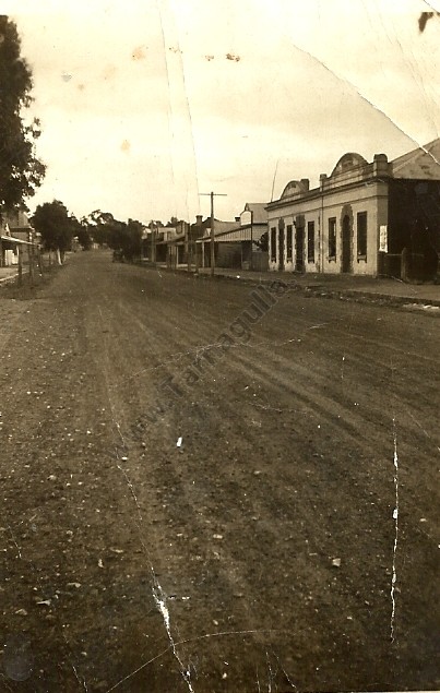 Commercial Road, Looking South, c.1940.