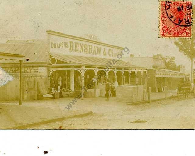 This is a really nice old postcard of Renshaw and Co's Victoria House, Tarnagulla. Golden Age Hotel to the left, Misses Williams and Clouston's Newsagency and Fancy Goods on the right.
David Gordon Collection