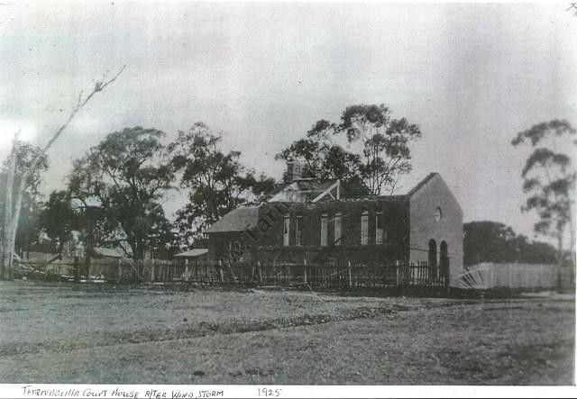 Tarnagulla Court House after the wind storm of 1925.
From the Mary Dridan Collection