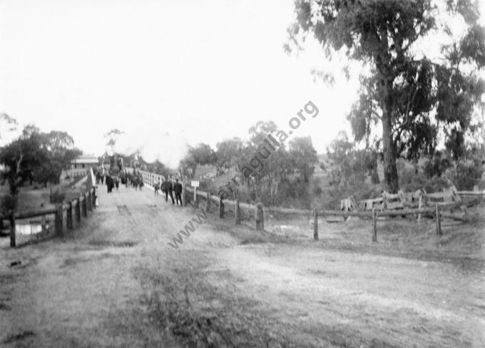 Testing the new Laanecoorie Bridge, July 1911.