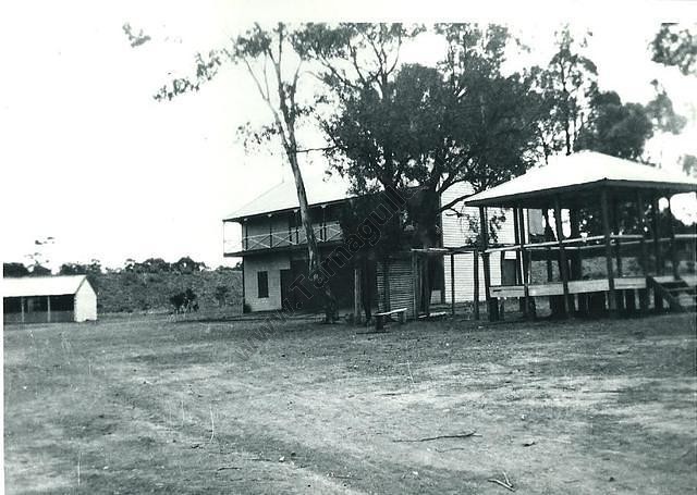 A nice photo of the Tarnagulla Pavilion and Band Rotunda. Note the buildings to the left.
From the Mary Dridan Collection