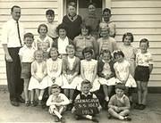 Pupils of Tarnagulla State School 1963.
Caption by Peter Williams next image.
From the Win and Les Williams Collection.